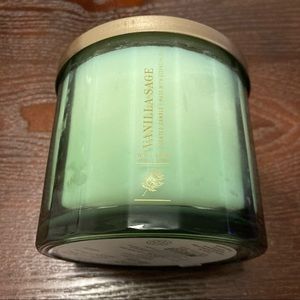White Barn Vanilla Sage Candle NWT & FREE SHIPPING